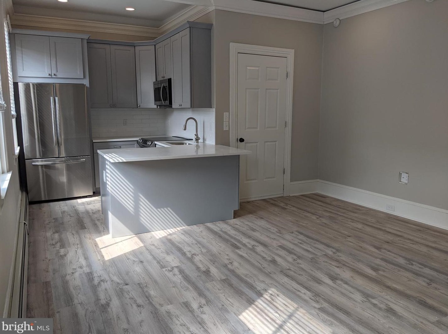 1 W Court St #2, Gardenville, PA 18901