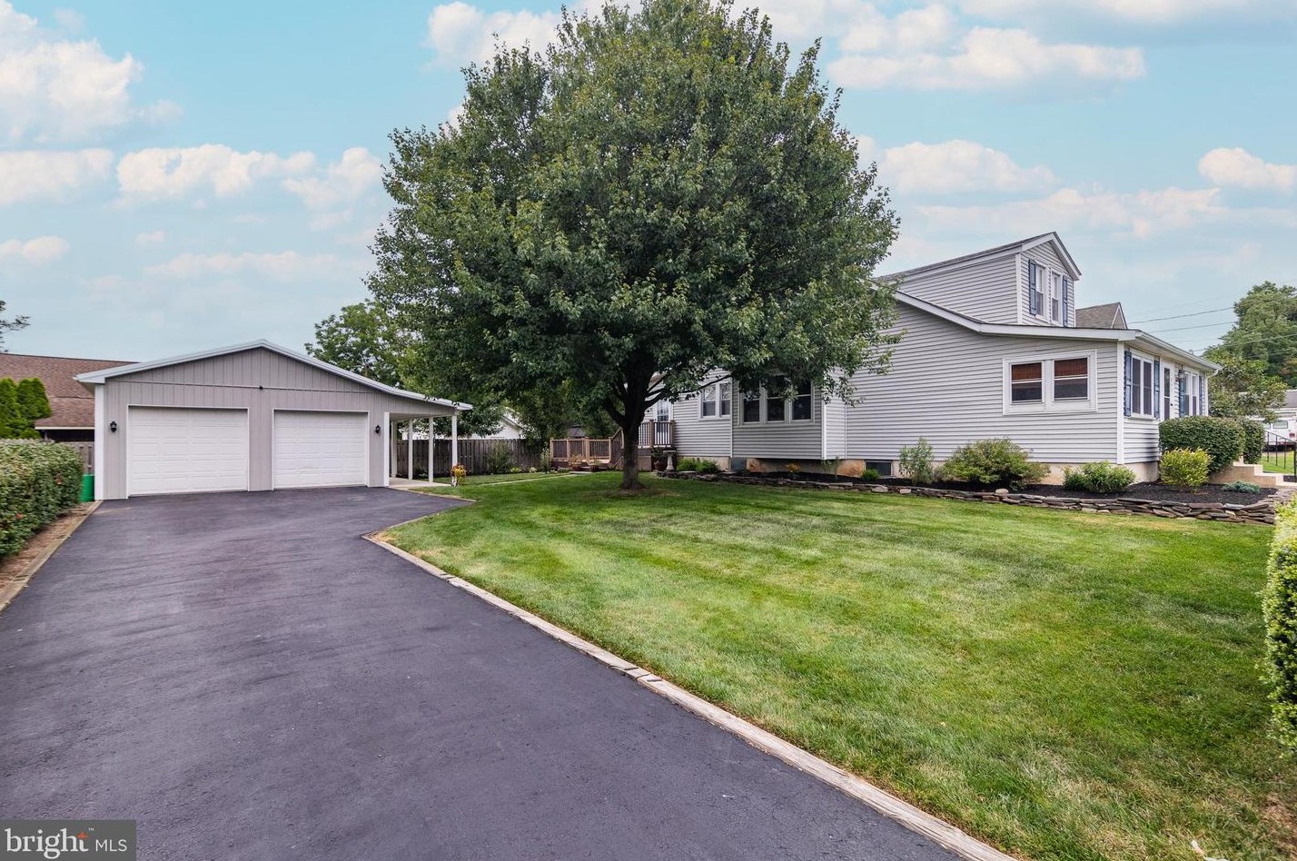 1842 Willow Ave, Edgely, PA 19007-6732