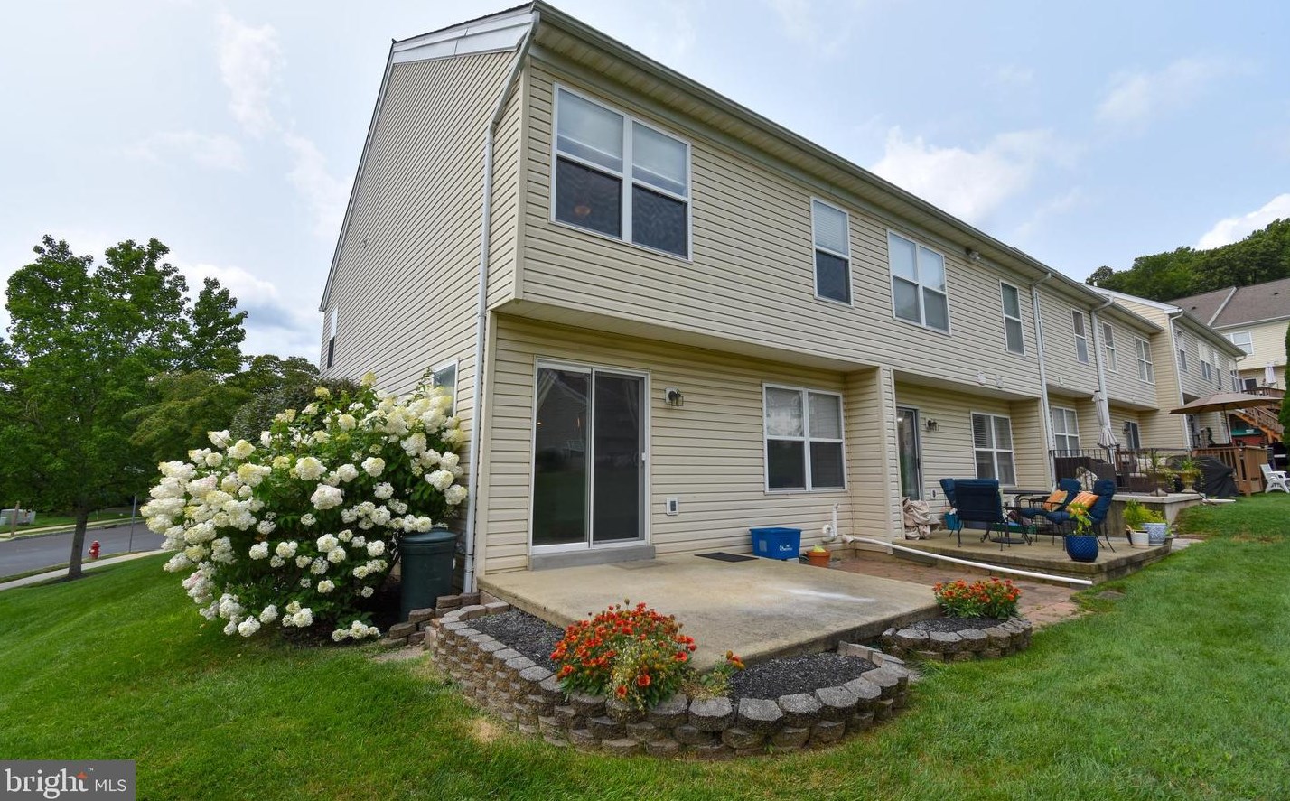 5001 Ann Davis Dr, Gardenville, PA