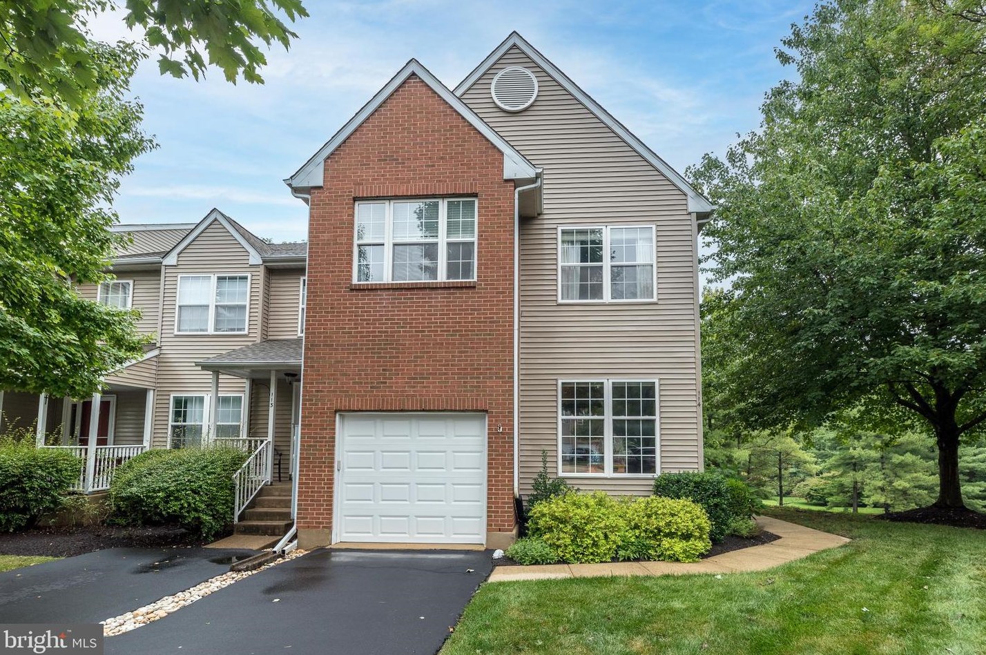 114 Blackfriars Cir, Gardenville, PA