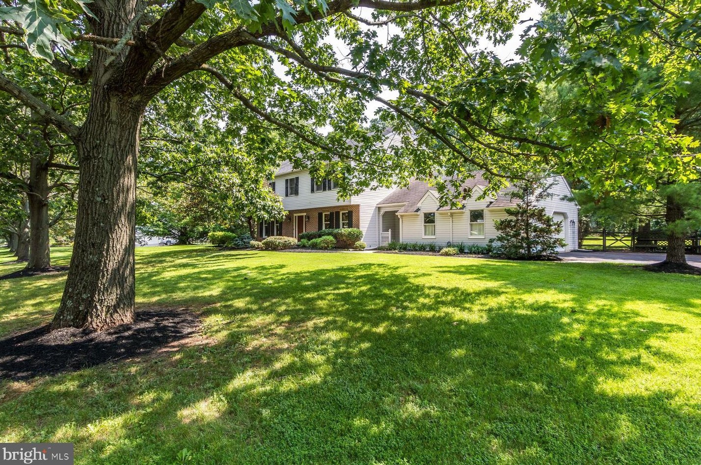4887 Danielle Dr, Gardenville, PA