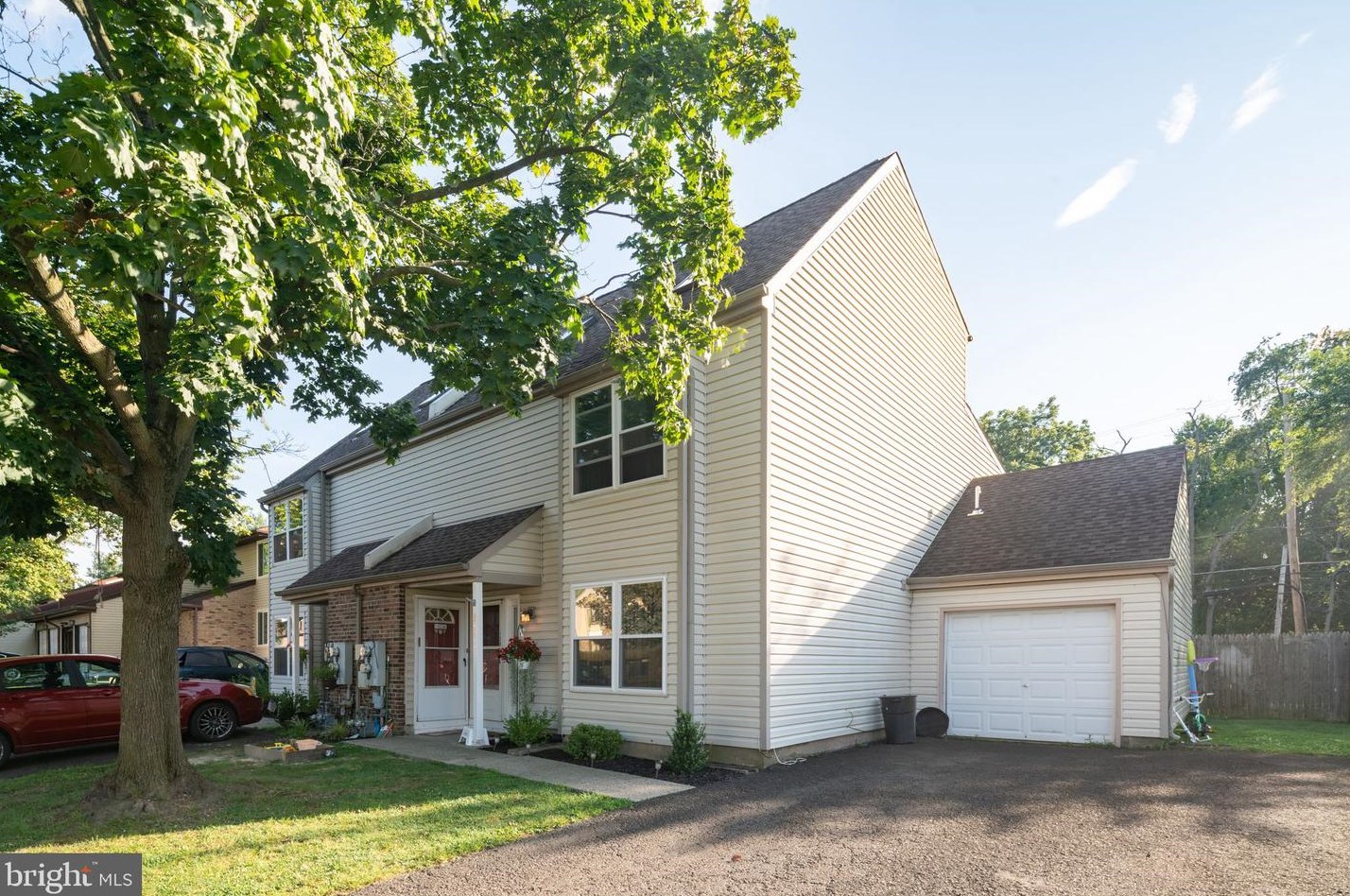 140 Sandybrook Dr, Langhorne, PA 19047-5744
