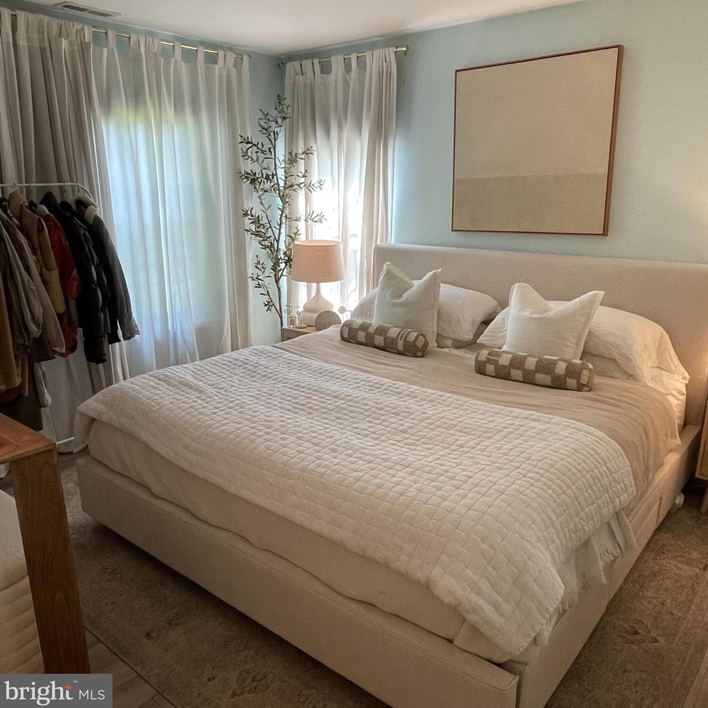 407 Diamond Dr, Upper Makefield PA 18940-2430 exterior