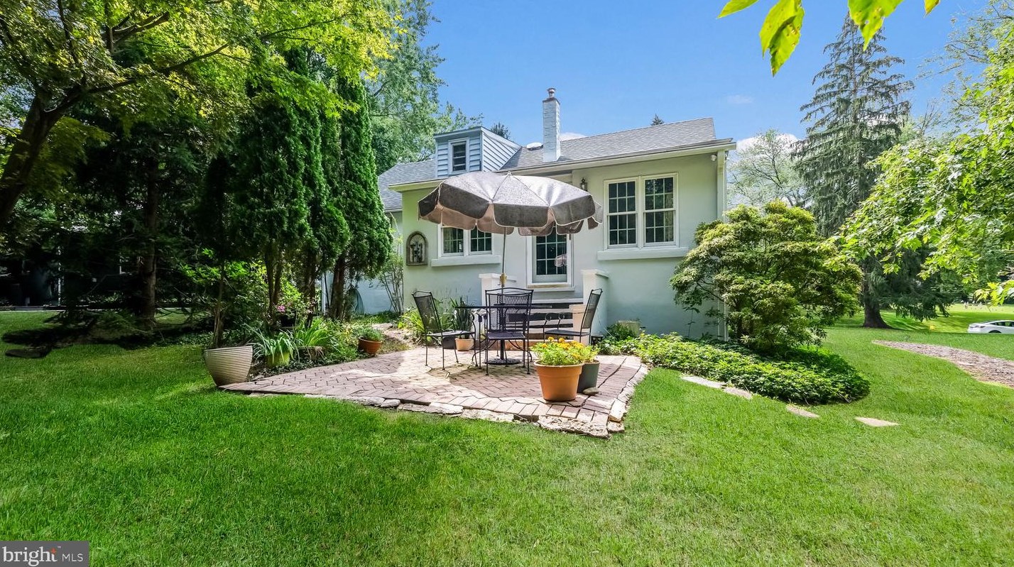 113 Frost Ln, Upper Makefield PA 18940-1689 exterior