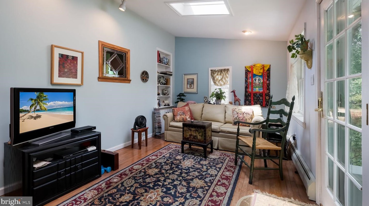 113 Frost Ln, Upper Makefield PA 18940-1689 exterior