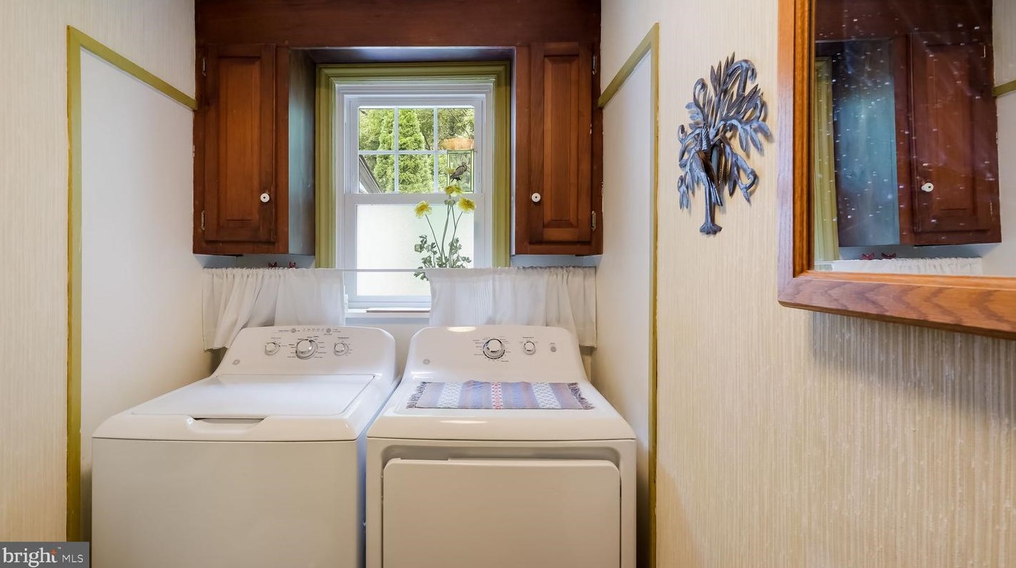 113 Frost Ln, Upper Makefield PA 18940-1689 exterior