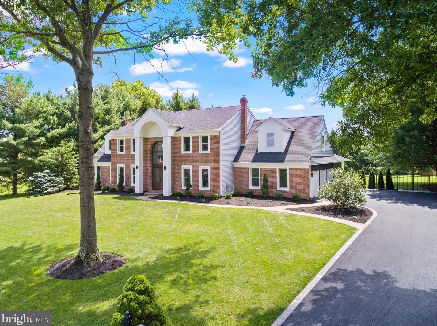 196 Anselm Dr, Southampton, PA 18954-2031