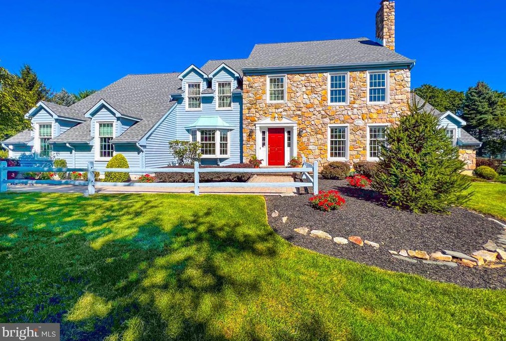 8 Autumn Dr, Upper Makefield, PA 18940