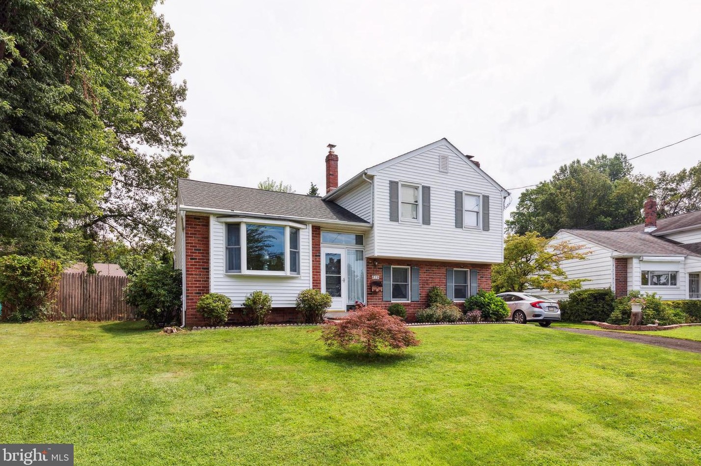 879 Jeffrey Ln, Langhorne, PA 19047-3722