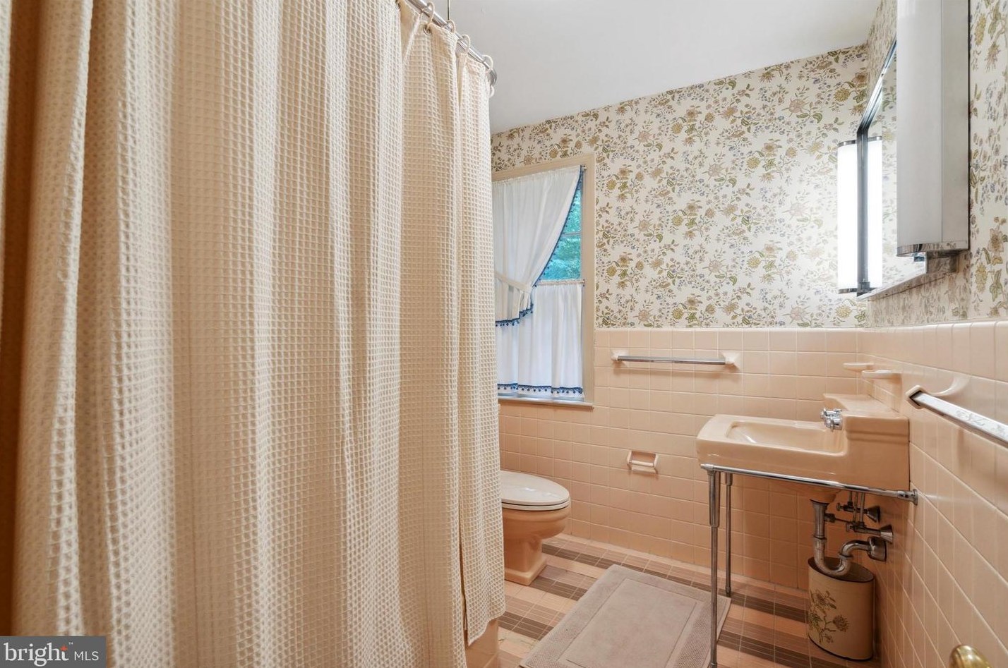 2651 Furlong Rd, Gardenville PA  exterior