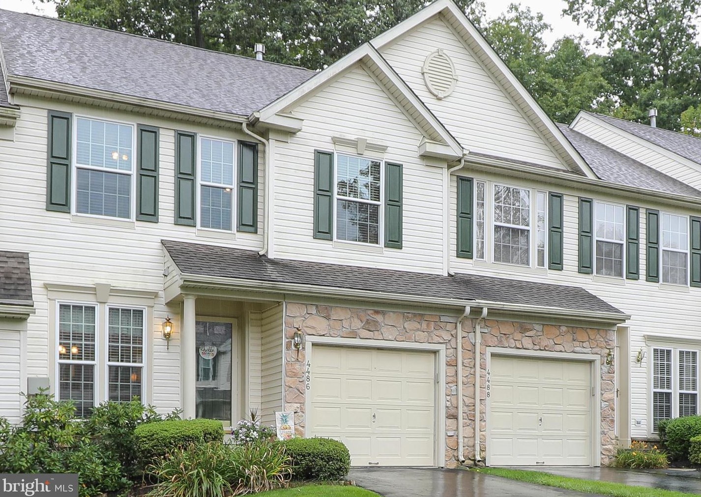 4486 Honeysuckle Ln, Gardenville, PA 18902