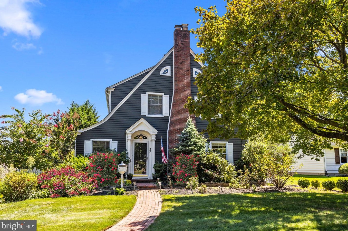201 W Maple Ave, Yardley, PA 19067