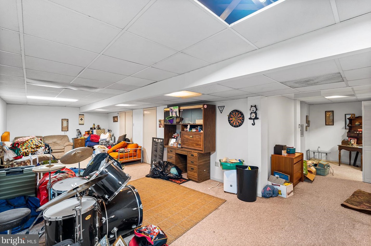 2049 Wellington Rd, Upper Makefield PA 18940-3710 exterior