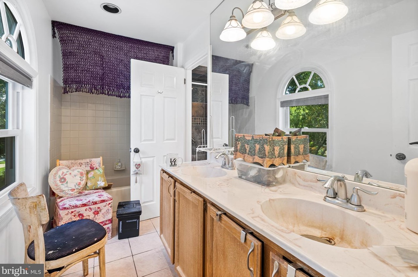 2049 Wellington Rd, Upper Makefield PA 18940-3710 exterior