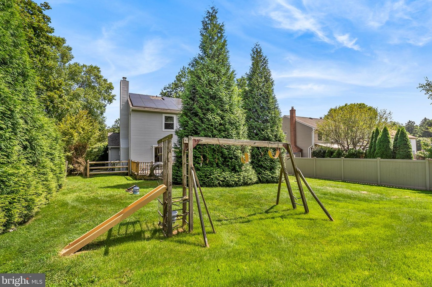 2049 Wellington Rd, Upper Makefield PA 18940-3710 exterior