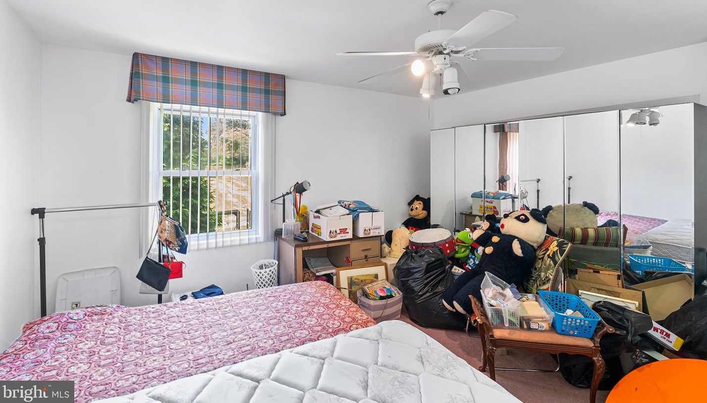 2049 Wellington Rd, Upper Makefield PA 18940-3710 exterior