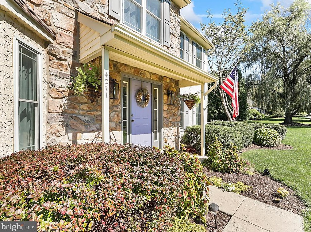 4271 Shedden Cir, Gardenville, PA