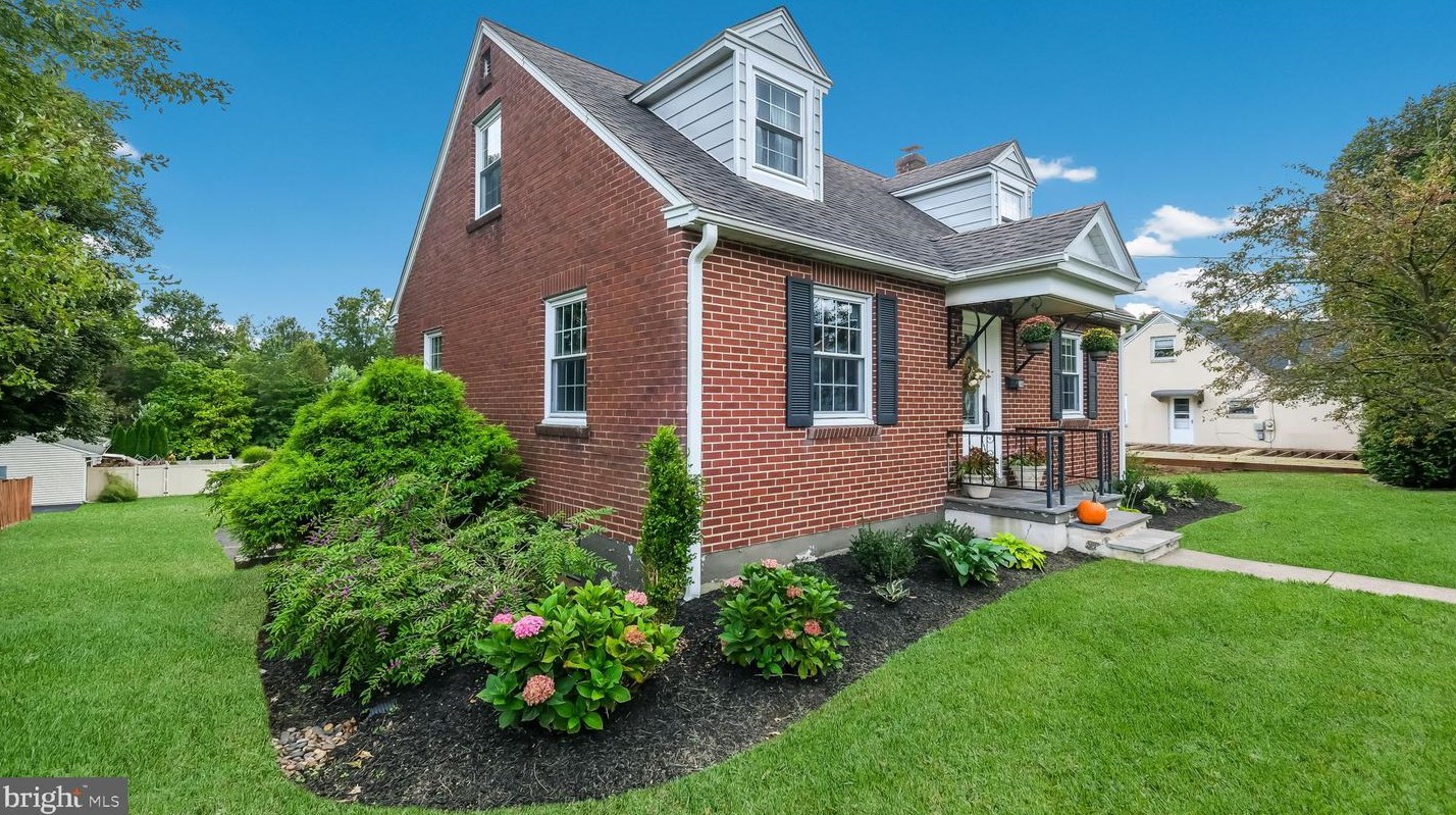 248 3rd St, Perkasie, PA 18944-0018