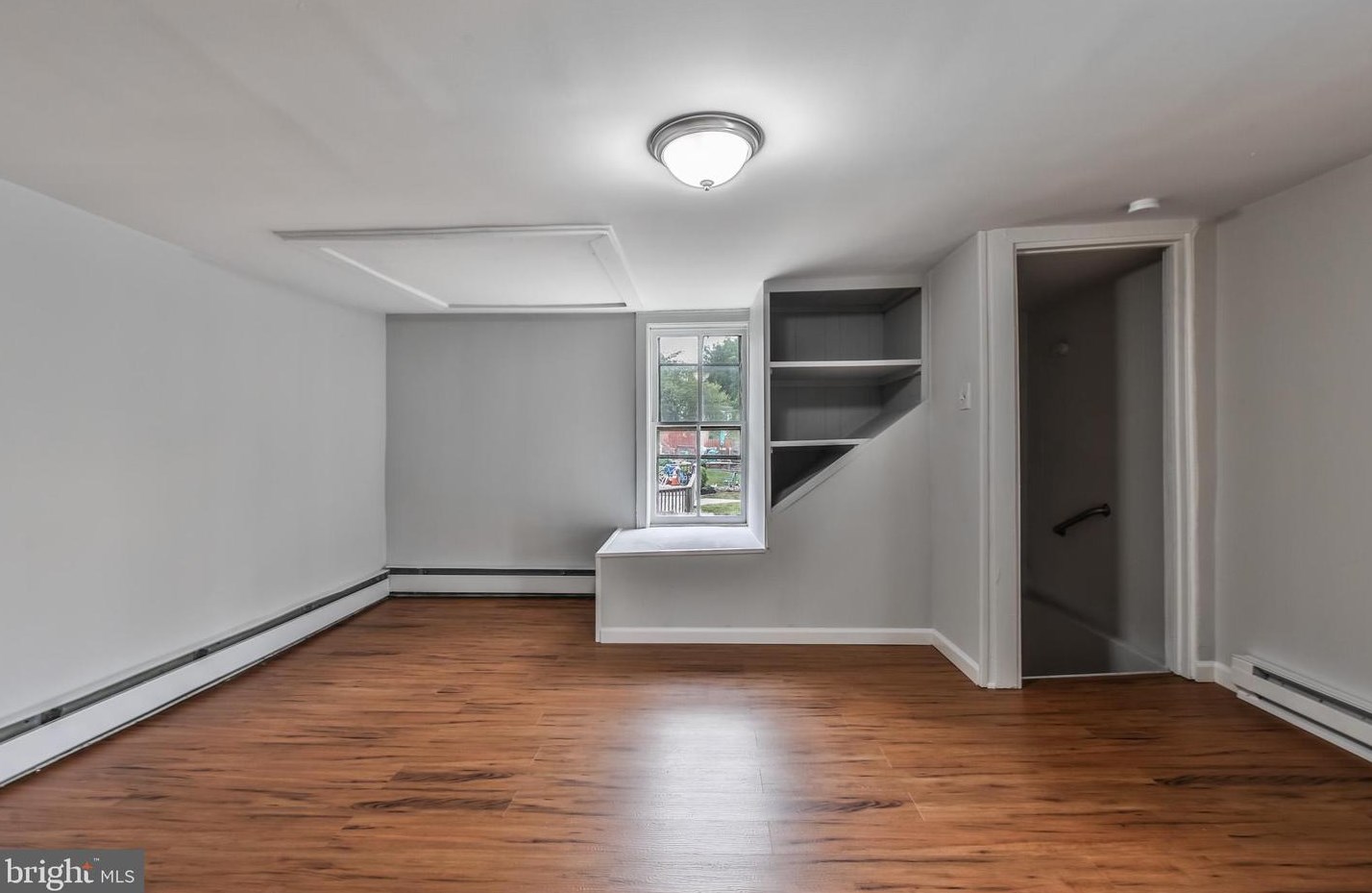 403 Washington Ave #3, Sellersville, PA 18960