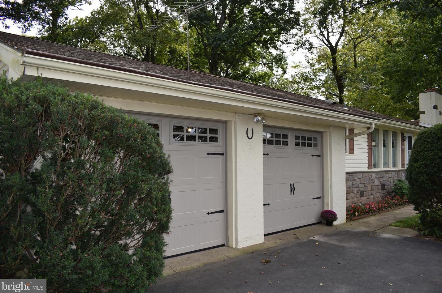 4040 Ferry Rd, Gardenville, PA