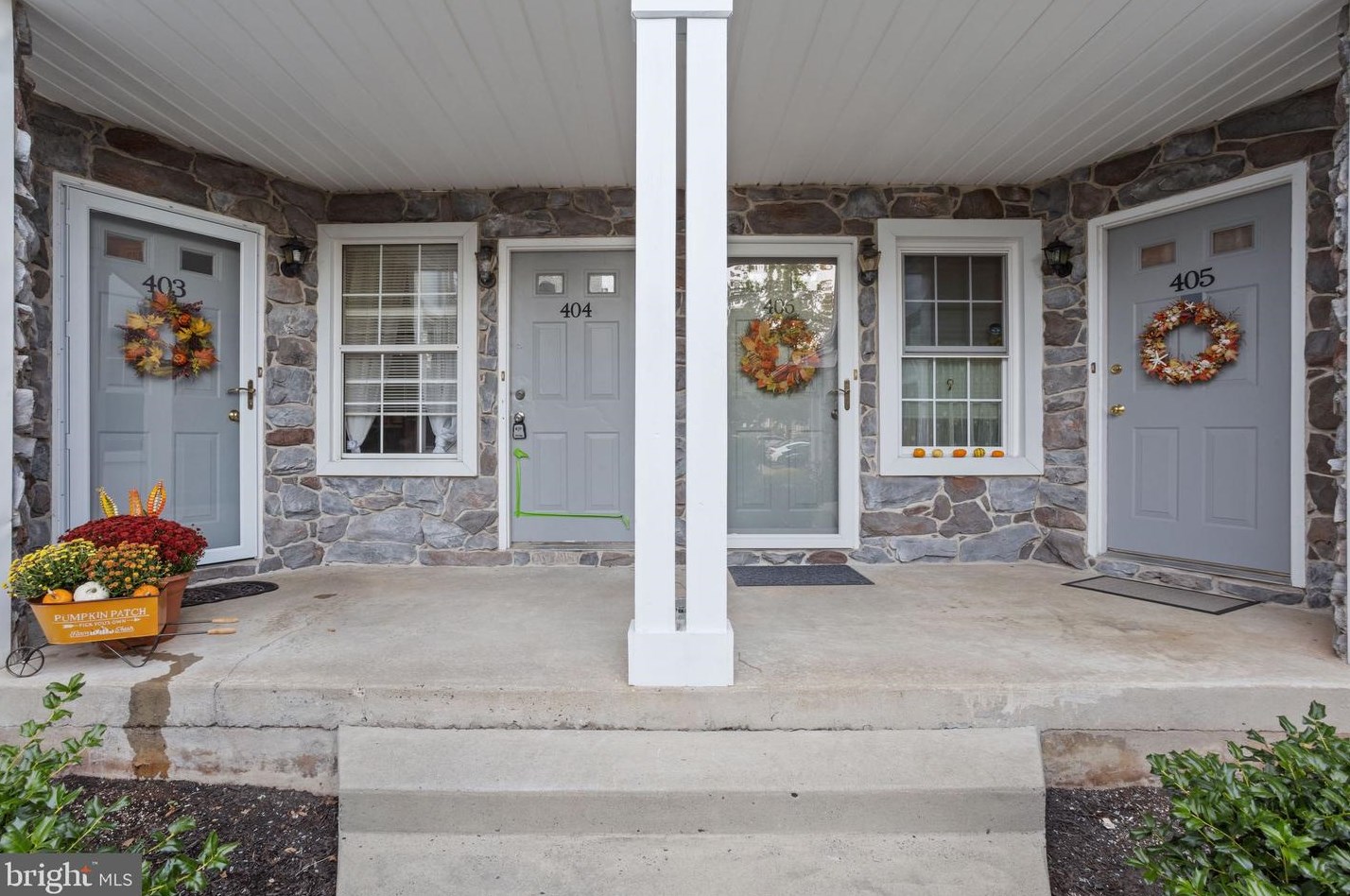 404 Mews Dr, Sellersville, PA 18960-2737
