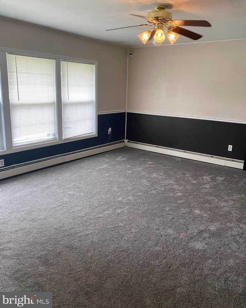 142 Harmony Rd, Levittown, PA 19056