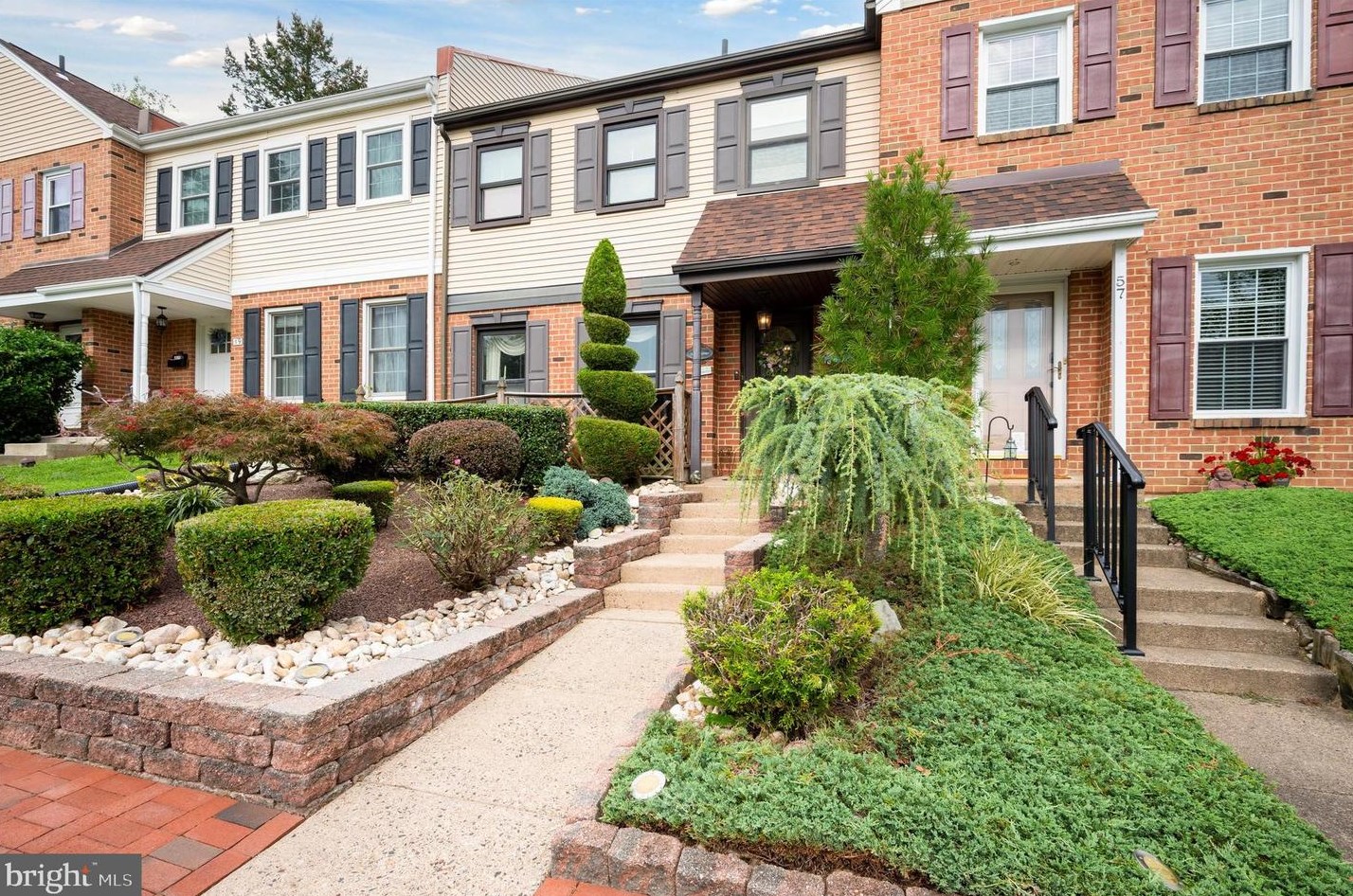 58 Coventry Ln, Langhorne, PA 19047-1666