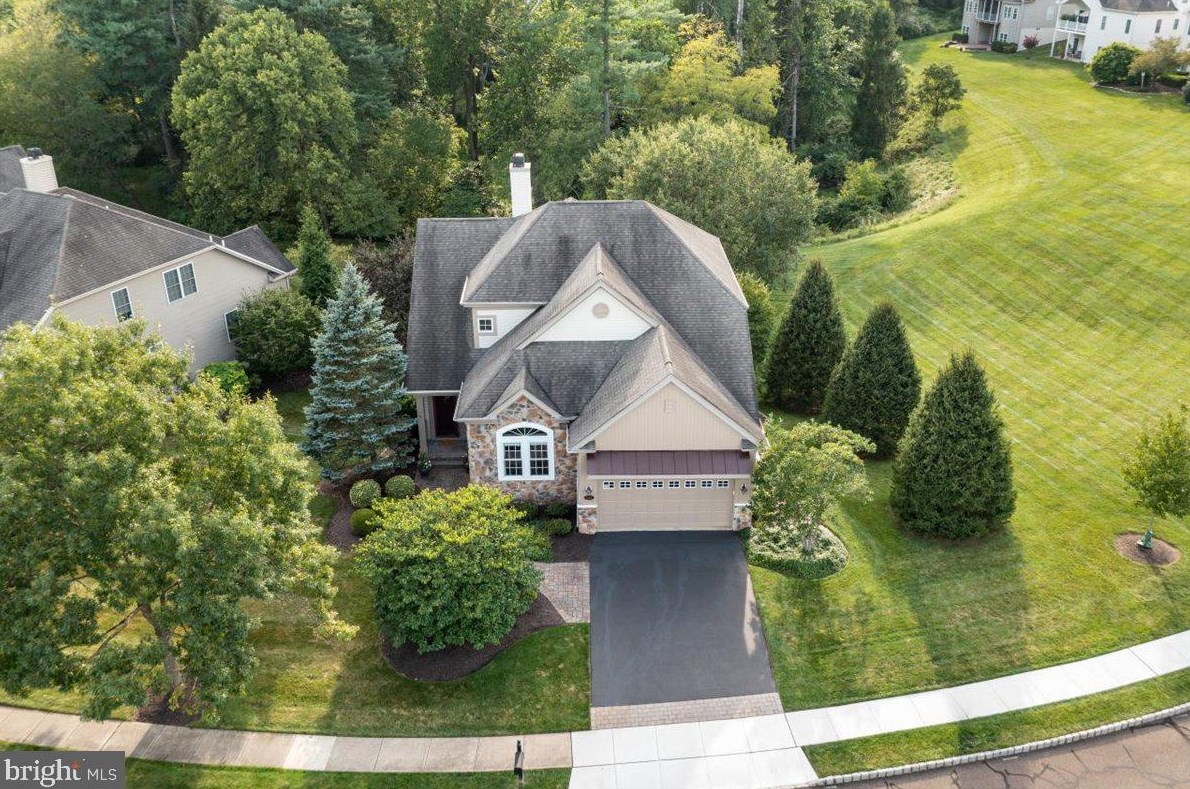 121 Silvertail Ln, New Hope, PA 18938-5764