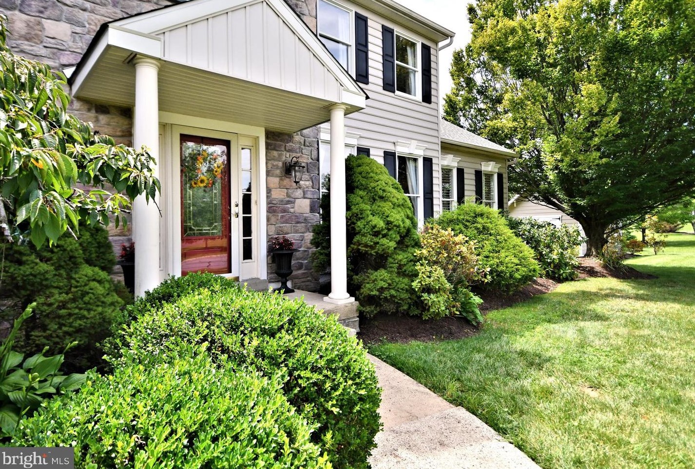 4668 Ridgetop Rd, Gardenville, PA