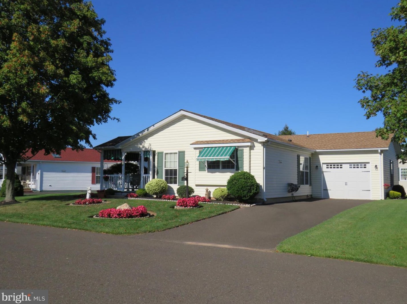 379 Spring Meadow Cir, New Hope, PA 18938-1571