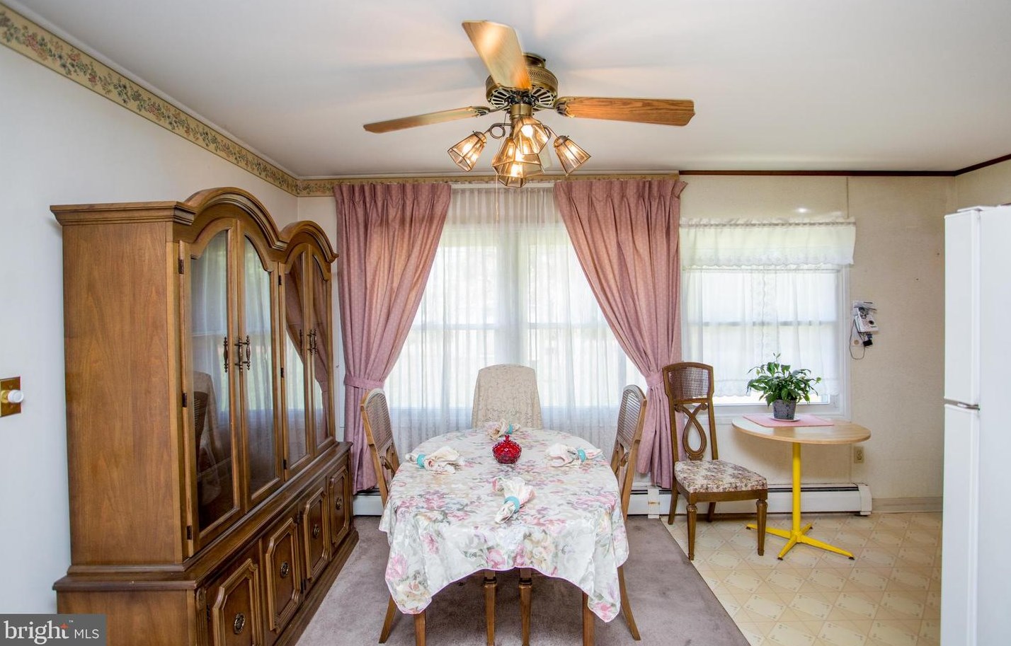 5 Cardinal Rd, Levittown PA  19057-1619 exterior