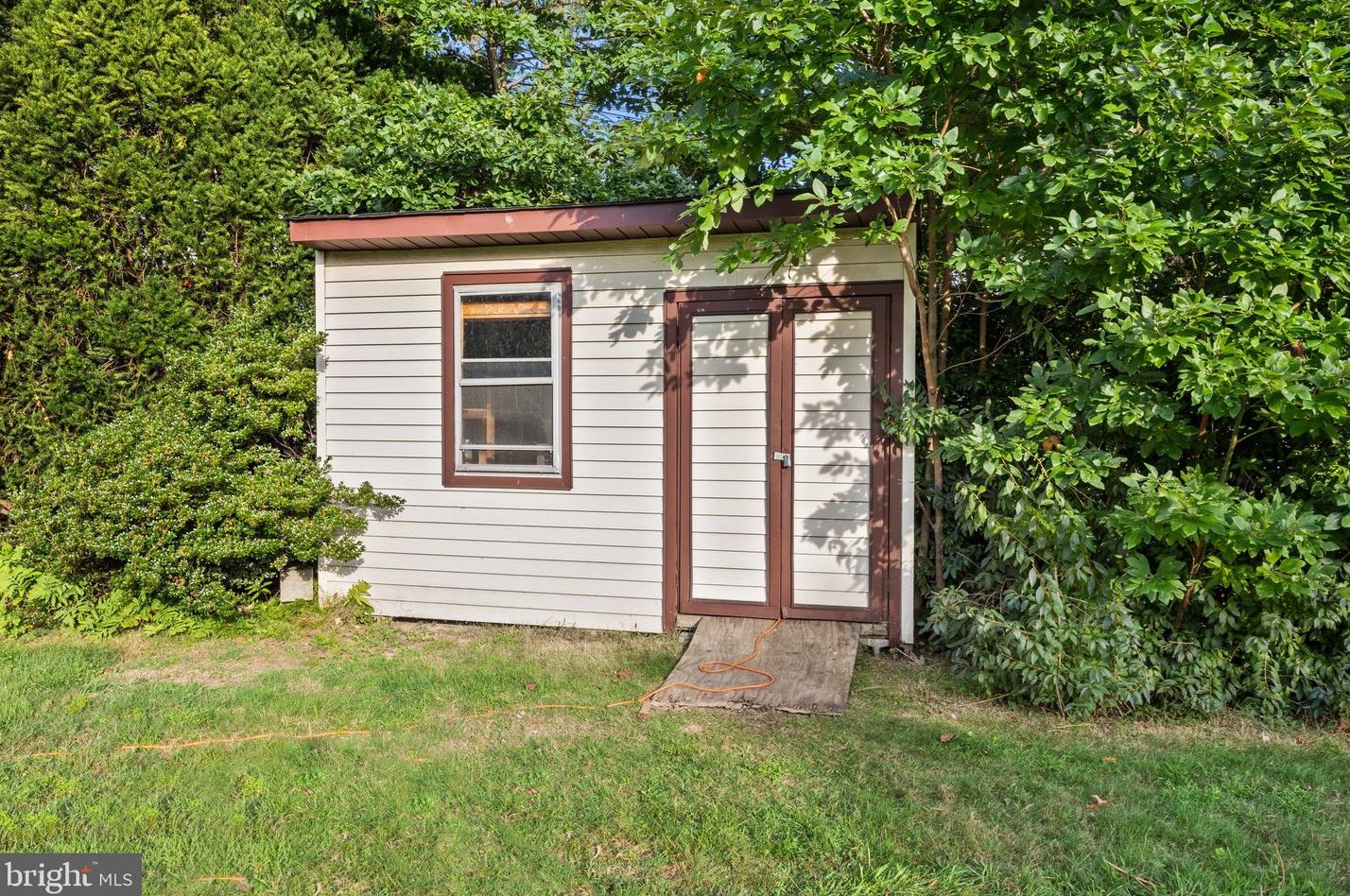 22 Oak Ave, Langhorne PA  19047-5326 exterior