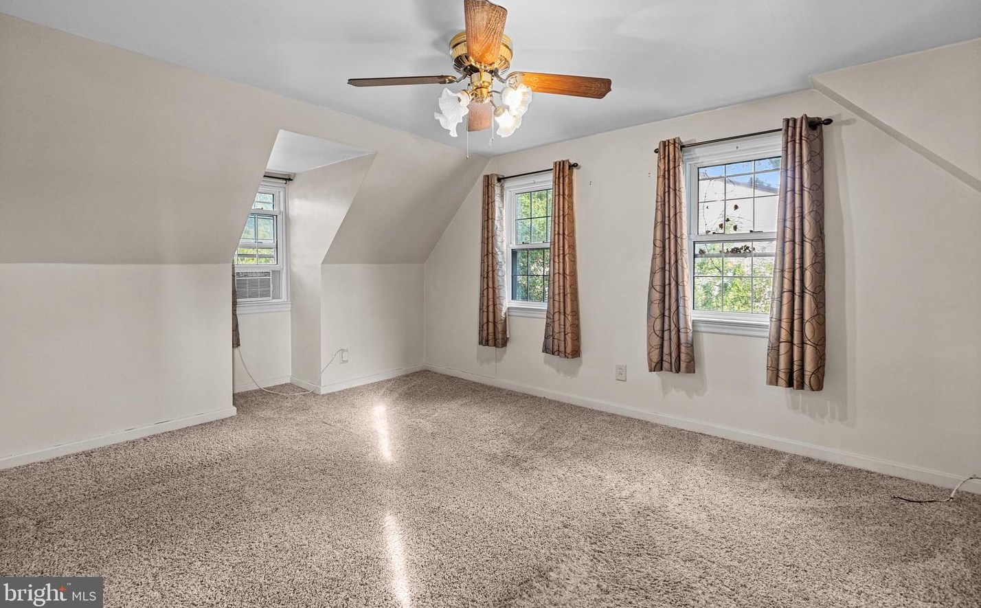 22 Oak Ave, Langhorne PA  19047-5326 exterior