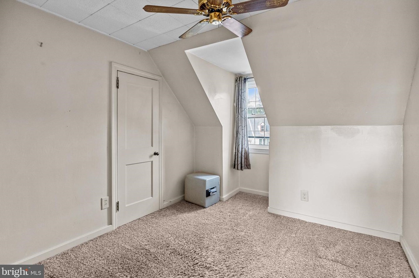 22 Oak Ave, Langhorne PA  19047-5326 exterior