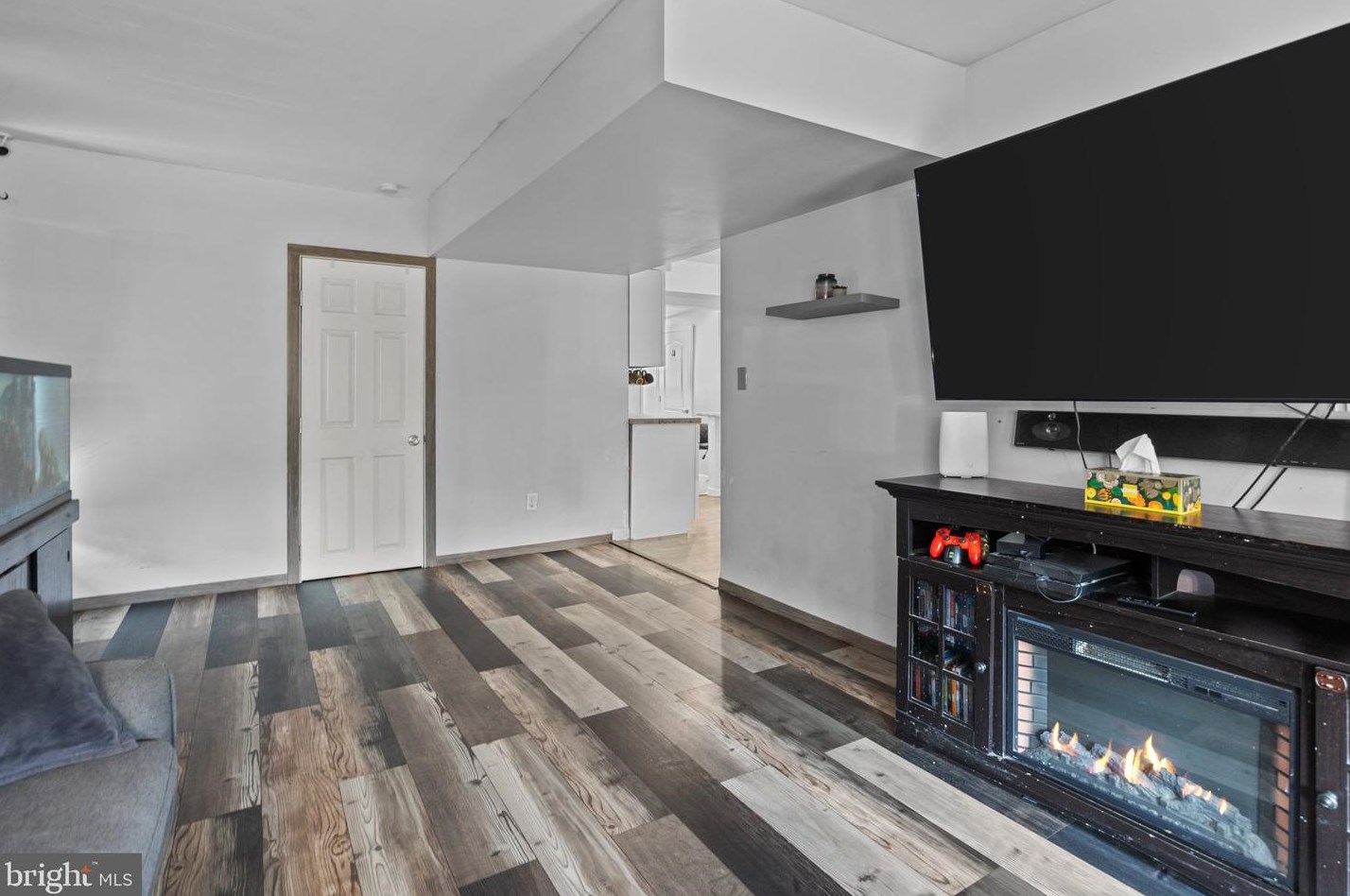 219 Plumbridge Dr, Levittown PA 19056-3536 exterior