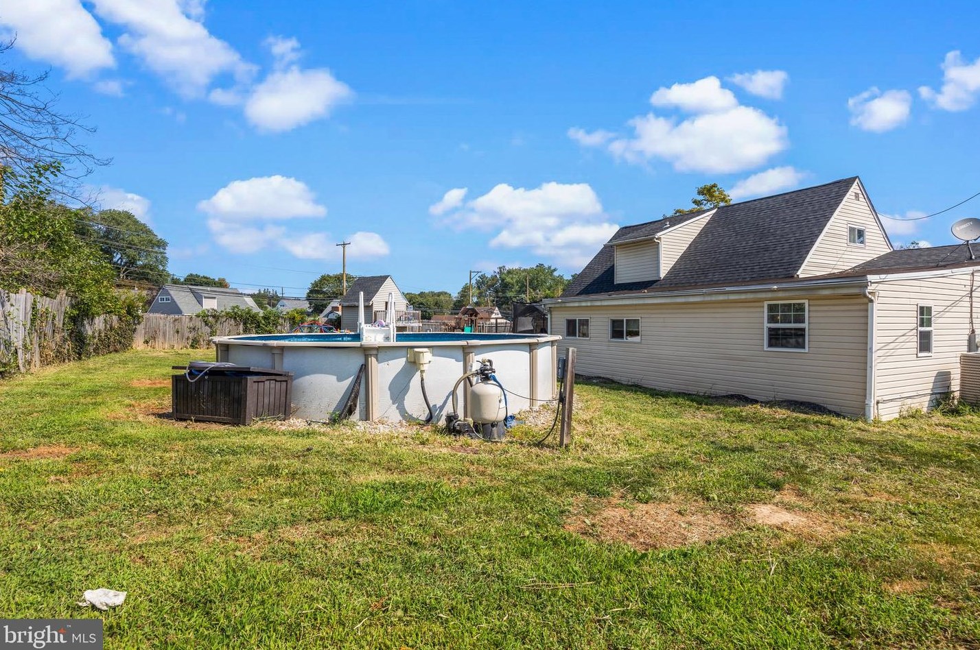 219 Plumbridge Dr, Levittown PA 19056-3536 exterior