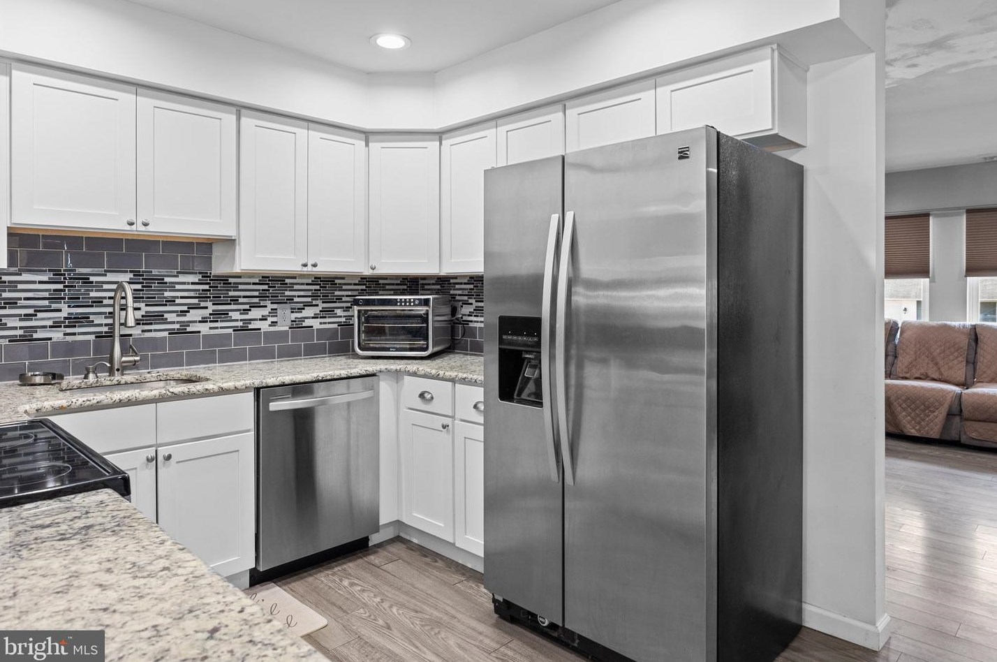 219 Plumbridge Dr, Levittown PA 19056-3536 exterior