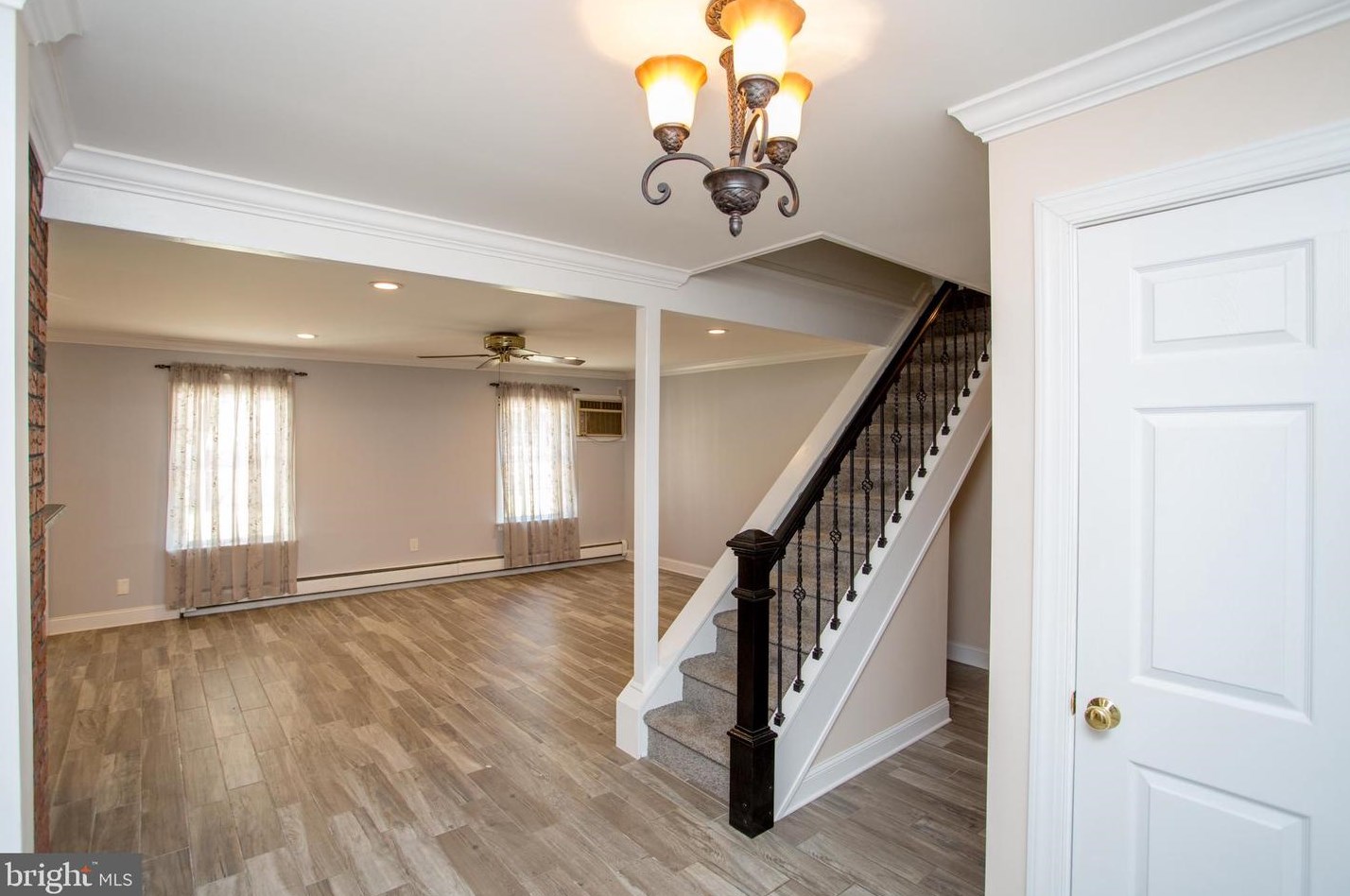 20 Sugarplum Rd, Levittown PA 19056-2221 exterior