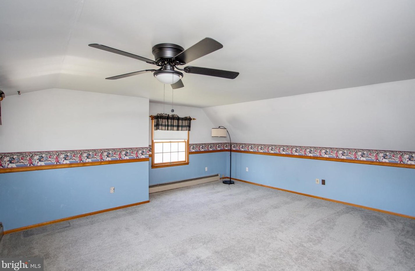 20 Sugarplum Rd, Levittown PA 19056-2221 exterior