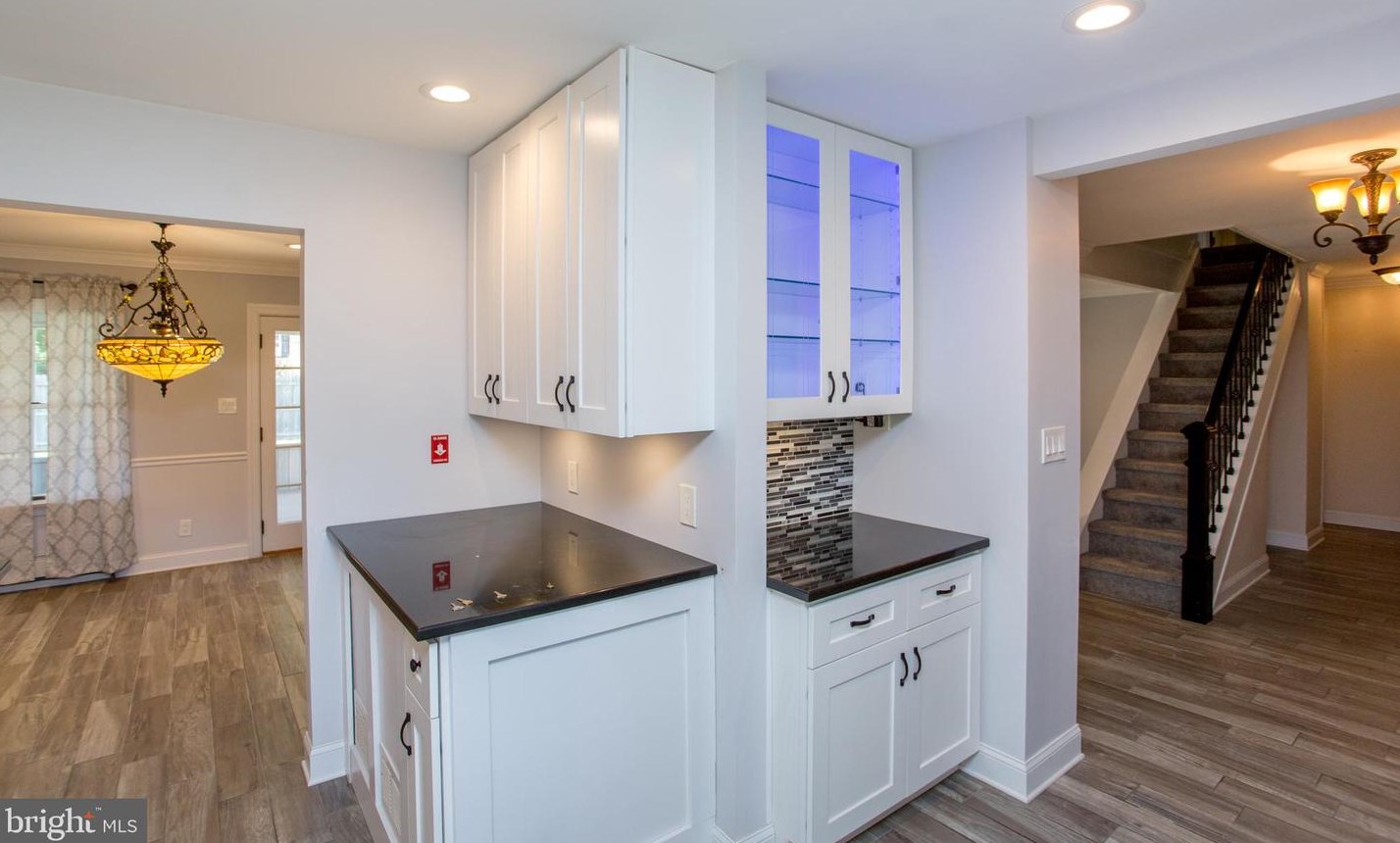 20 Sugarplum Rd, Levittown PA 19056-2221 exterior