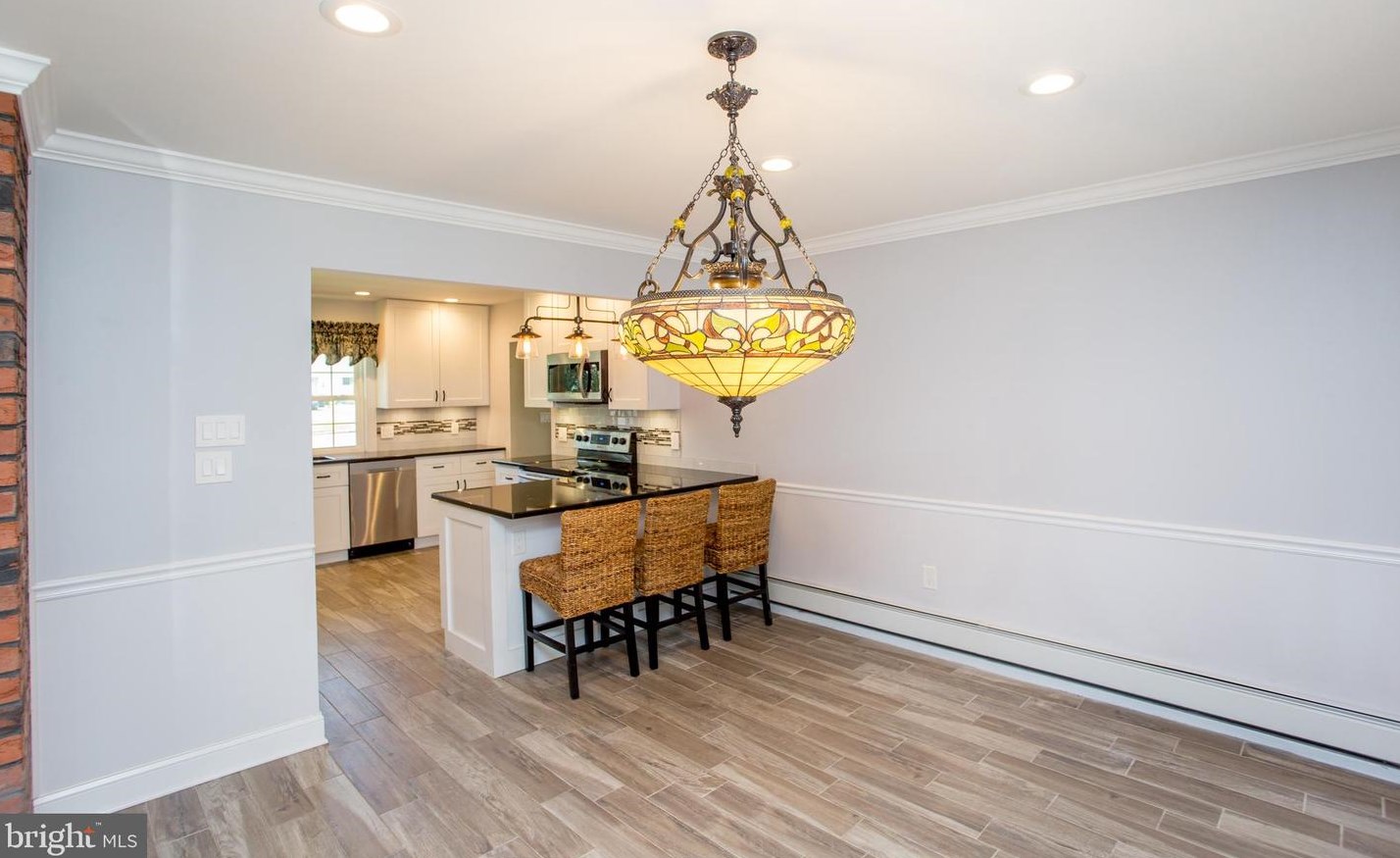 20 Sugarplum Rd, Levittown PA 19056-2221 exterior