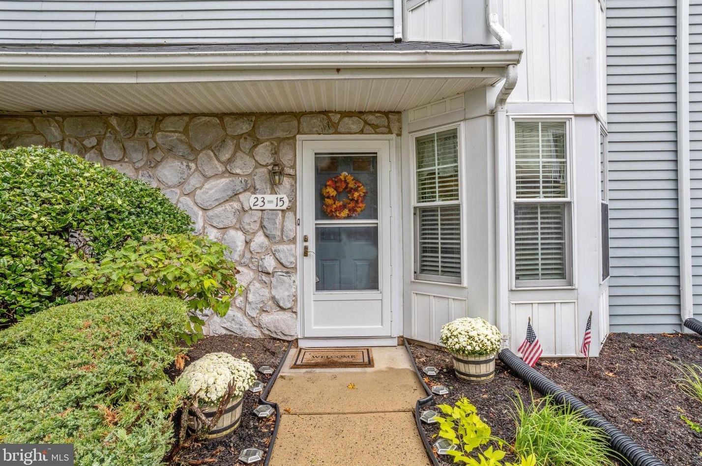 23015 Hopkins Ct, Southampton, PA 18966-5133