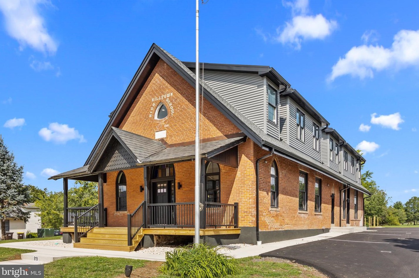 819 Blooming Glen Rd, Perkasie, PA 18944-2730