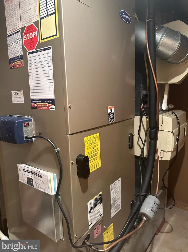 2128 Wellington Rd, Upper Makefield PA 18940-3713 exterior