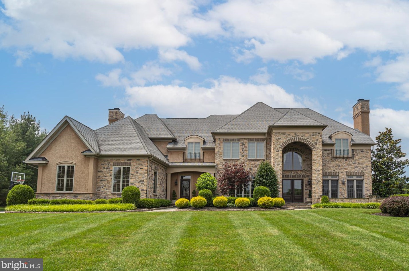 35 Belamour Dr, Washington Crossing, PA 18977