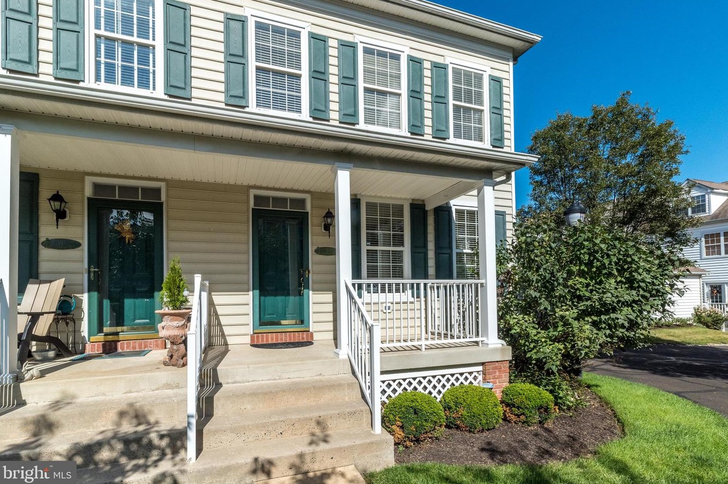 9 Woodbridge Dr, Gardenville, PA