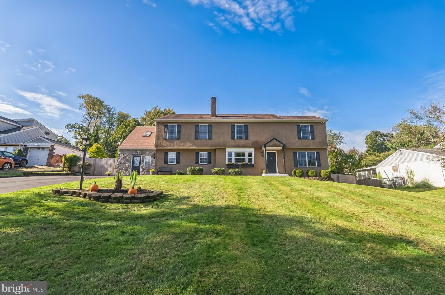 974 Hillside Dr, Southampton, PA 18966