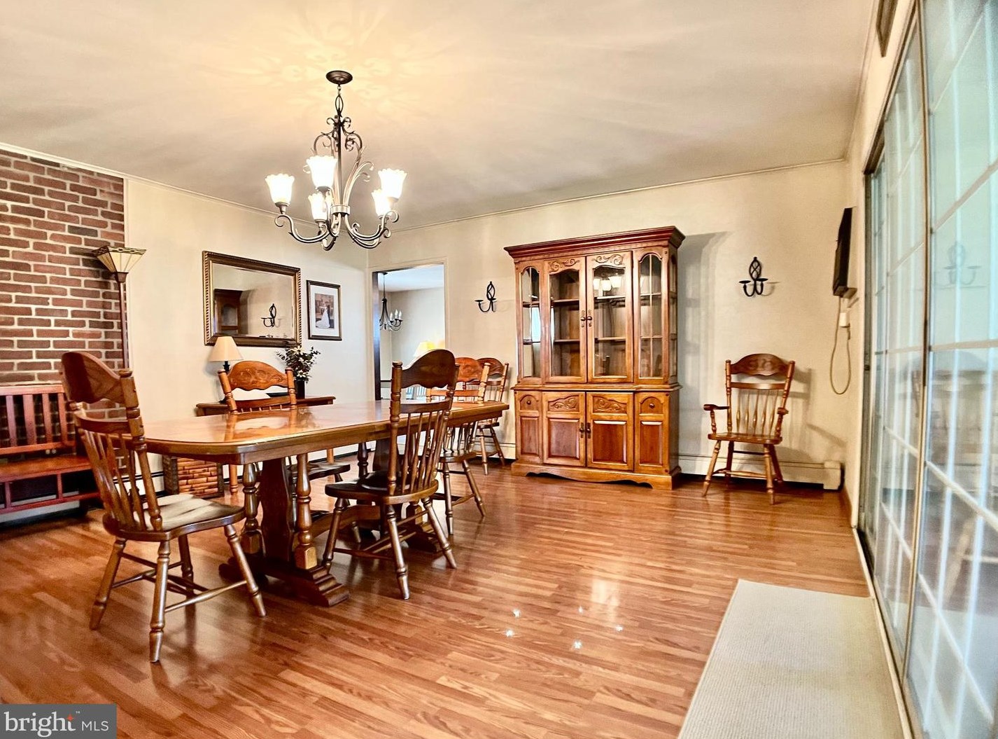 33 Ruby Ln, Levittown PA 19055-1432 exterior