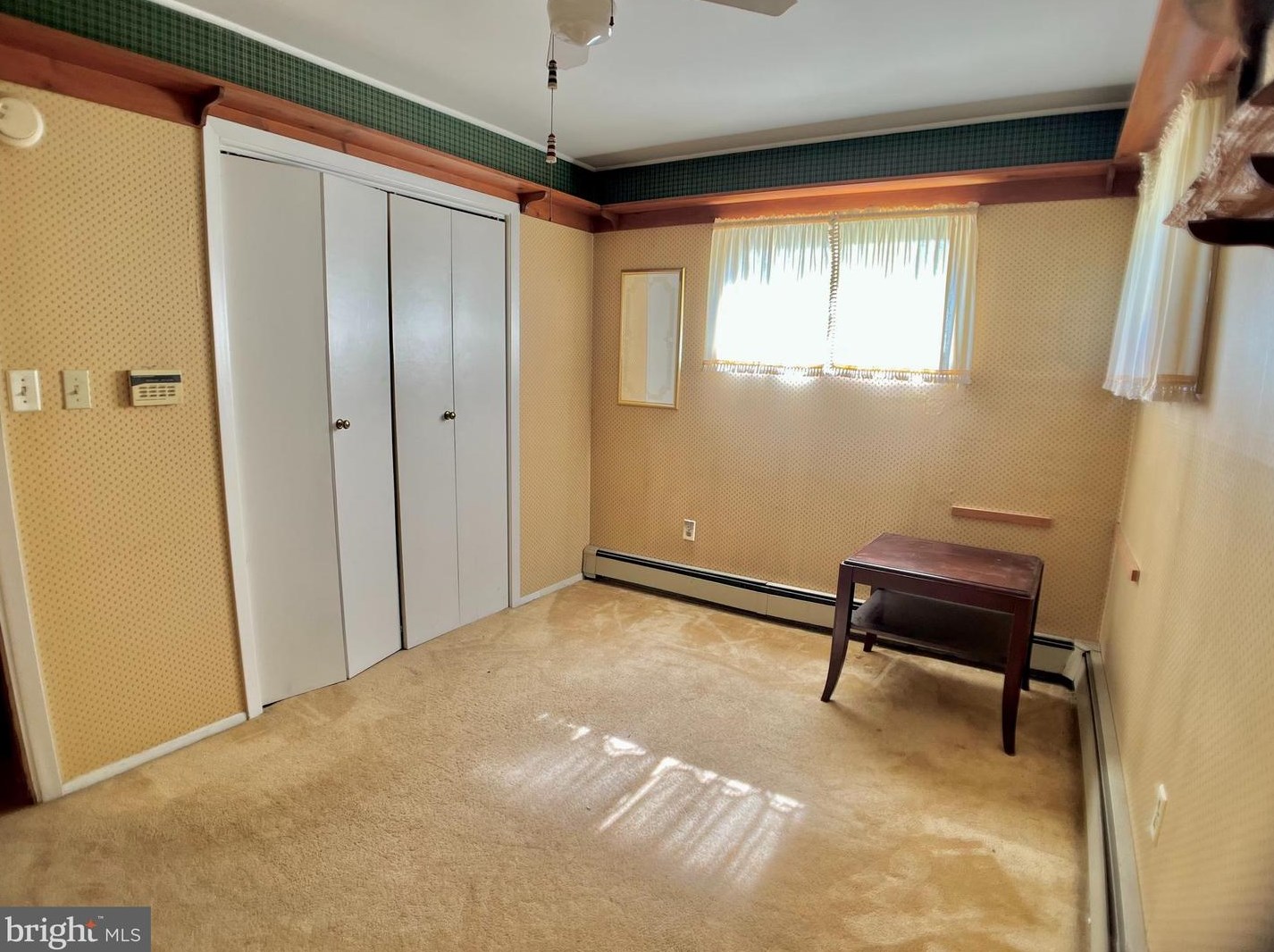 33 Ruby Ln, Levittown PA 19055-1432 exterior