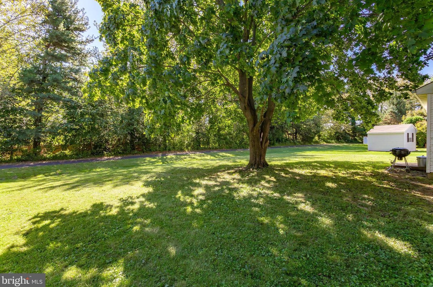 312 Cambridge Ln, Upper Makefield PA 18940-3310 exterior